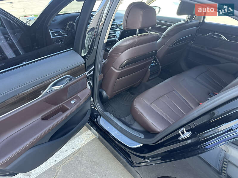Седан BMW 7 Series 2016 в Киеве