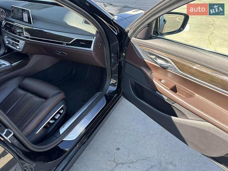 Седан BMW 7 Series 2016 в Киеве