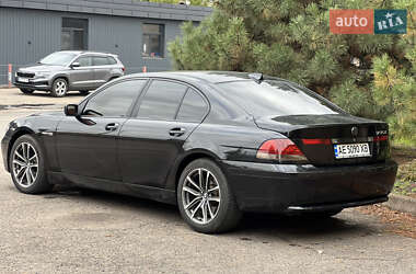 Седан BMW 7 Series 2004 в  фото 8 Седан BMW 7 Series 2004 в