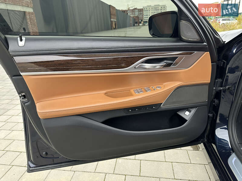 Седан BMW 7 Series 2019 в Хмельницком фото 42 Седан BMW 7 Series 2019 в Хмельницком