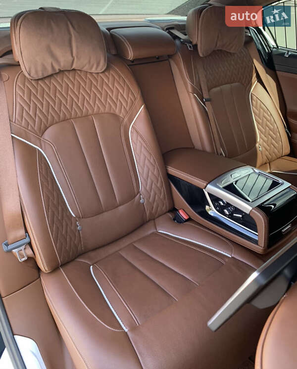 Седан BMW 7 Series 2017 в Киеве фото 13 Седан BMW 7 Series 2017 в Киеве
