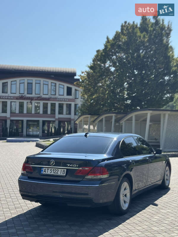 Седан BMW 7 Series 2006 в Городенке
