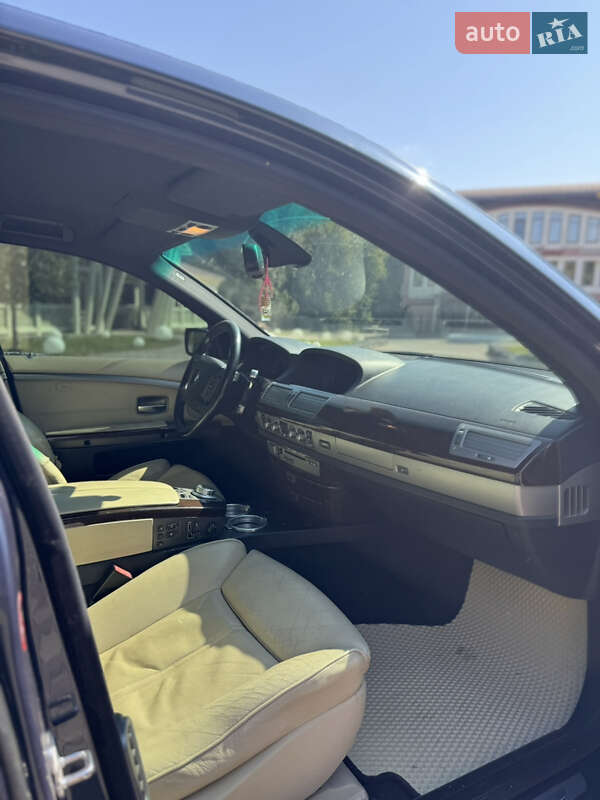 Седан BMW 7 Series 2006 в Городенке
