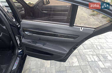 Седан BMW 7 Series 2013 в 