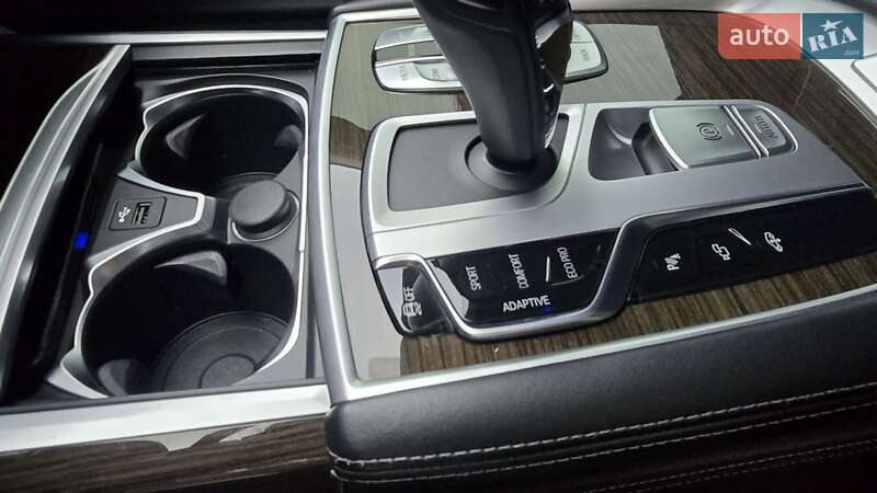 Седан BMW 7 Series 2019 в Луцке