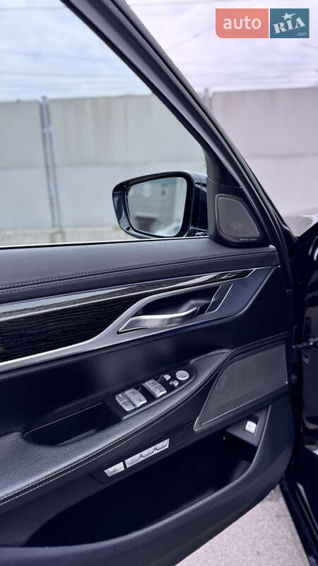 Седан BMW 7 Series 2018 в Киеве фото 12 Седан BMW 7 Series 2018 в Киеве