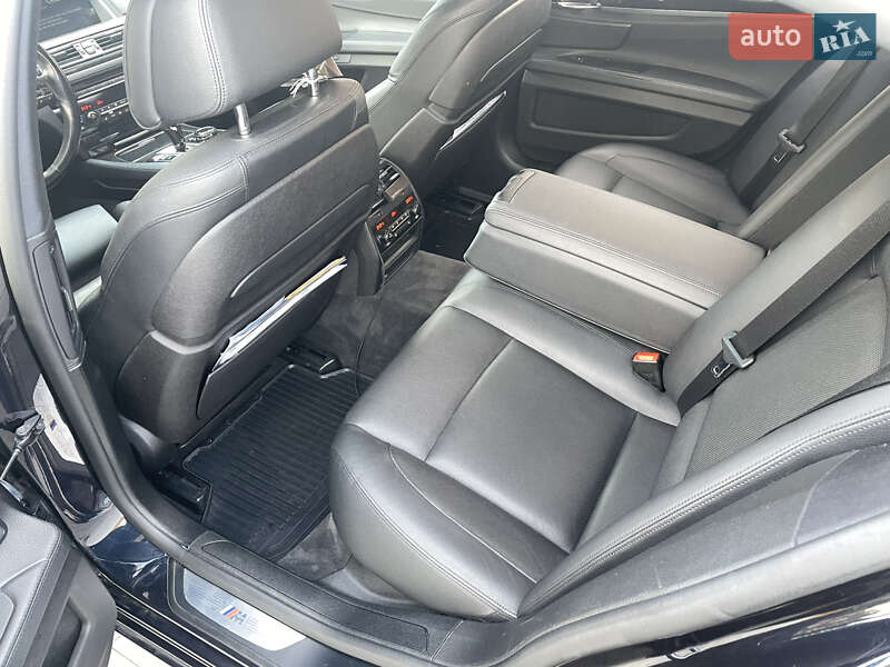 Седан BMW 7 Series 2013 в Луцке