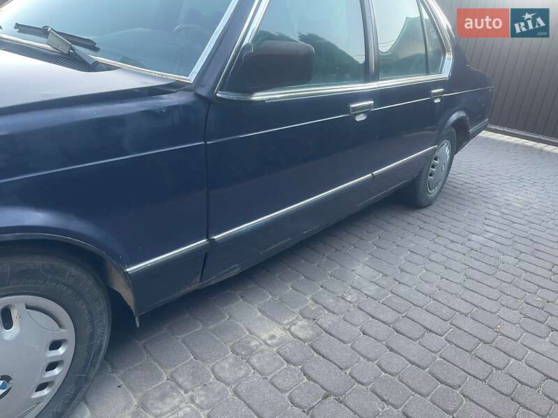Седан BMW 7 Series 1985 в Черновцах