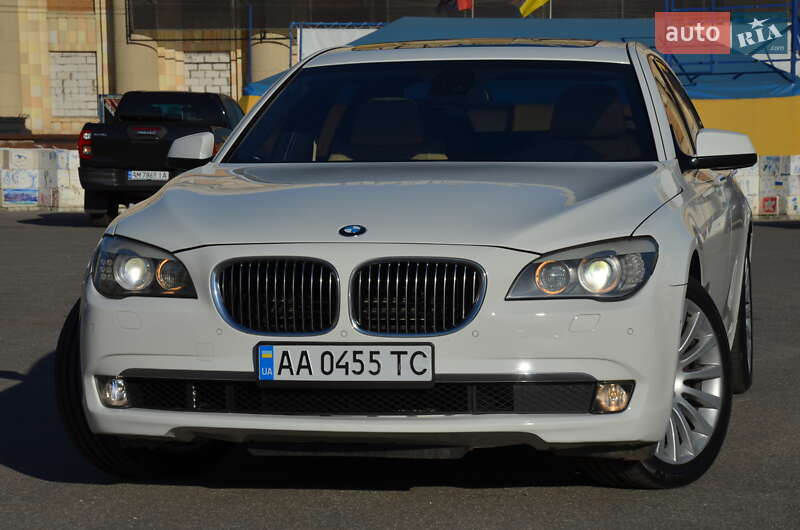 Седан BMW 7 Series 2010 в 