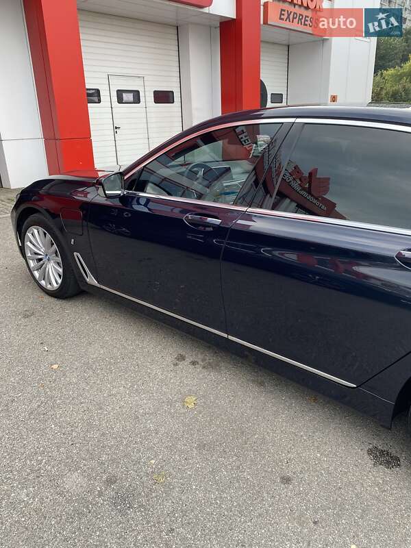Седан BMW 7 Series 2017 в Днепре