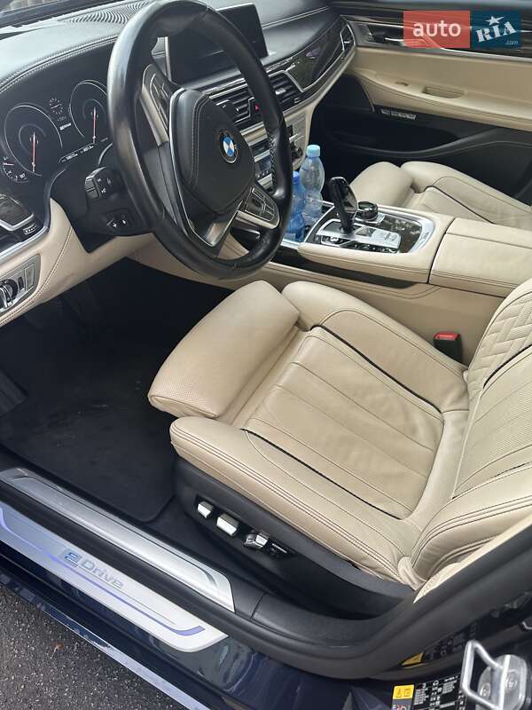 Седан BMW 7 Series 2017 в Днепре