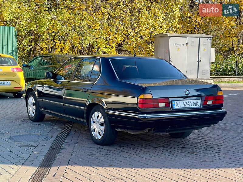 Седан BMW 7 Series 1988 в Киеве