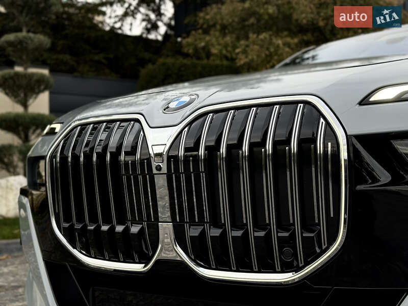 Седан BMW 7 Series 2022 в Львове