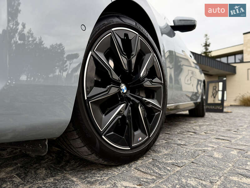 Седан BMW 7 Series 2022 в Львове