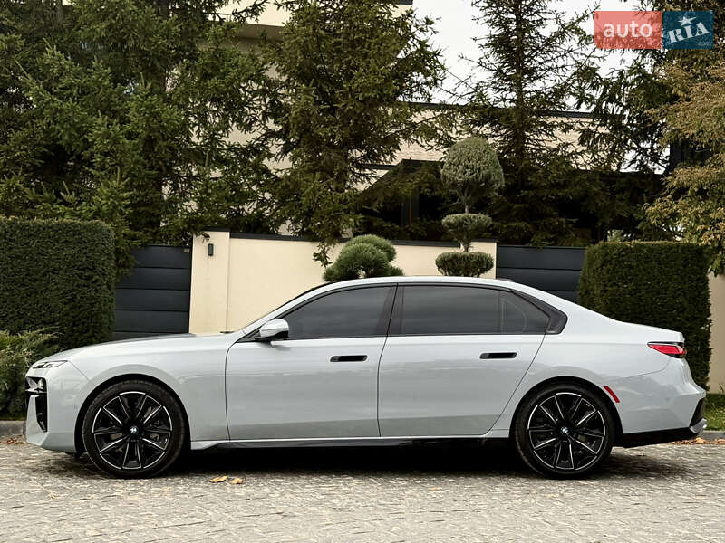 Седан BMW 7 Series 2022 в Львове