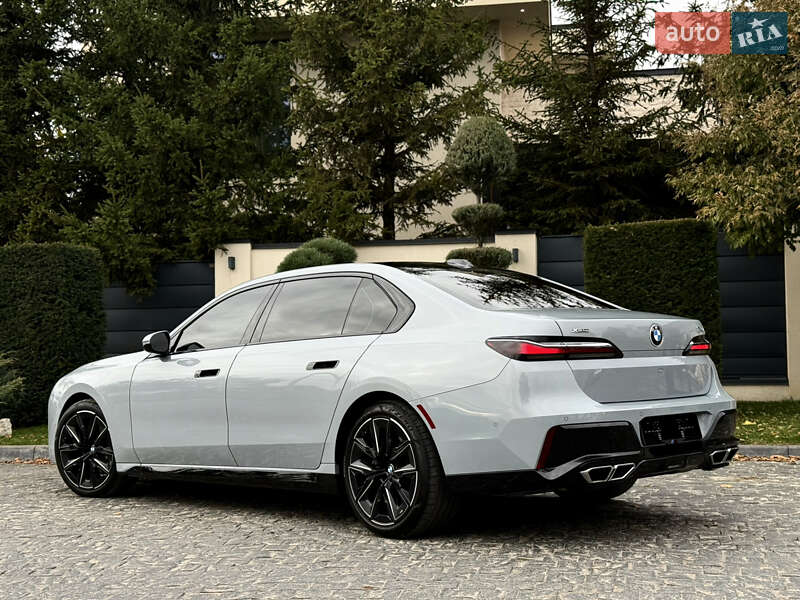 Седан BMW 7 Series 2022 в Львове