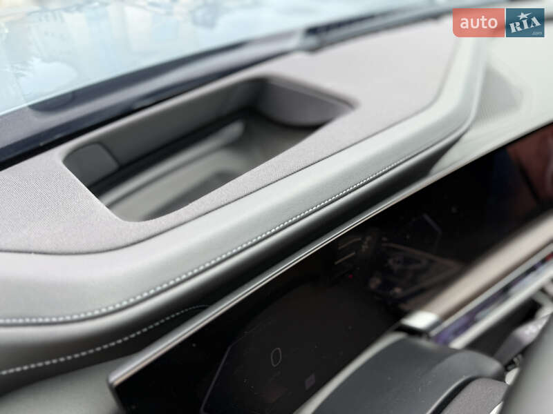 Седан BMW 7 Series 2022 в Львове