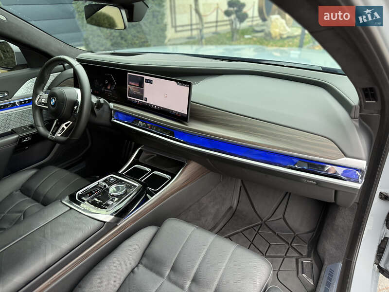 Седан BMW 7 Series 2022 в Львове