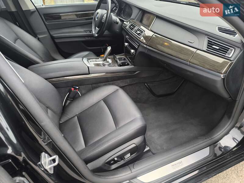 Седан BMW 7 Series 2015 в Полтаве
