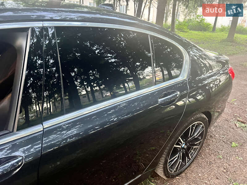 Седан BMW 7 Series 2017 в Почаеве