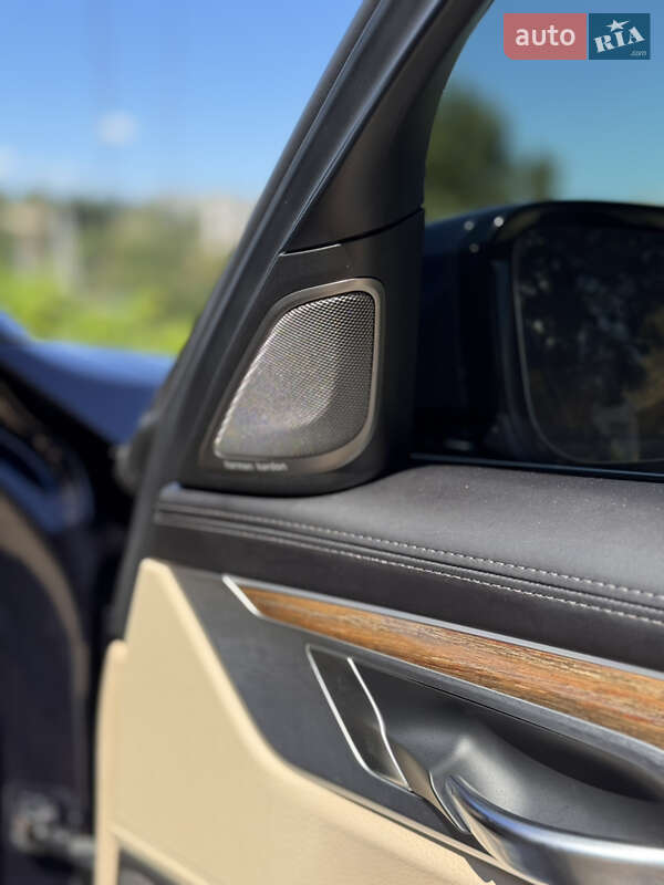 Седан BMW 7 Series 2017 в Киеве