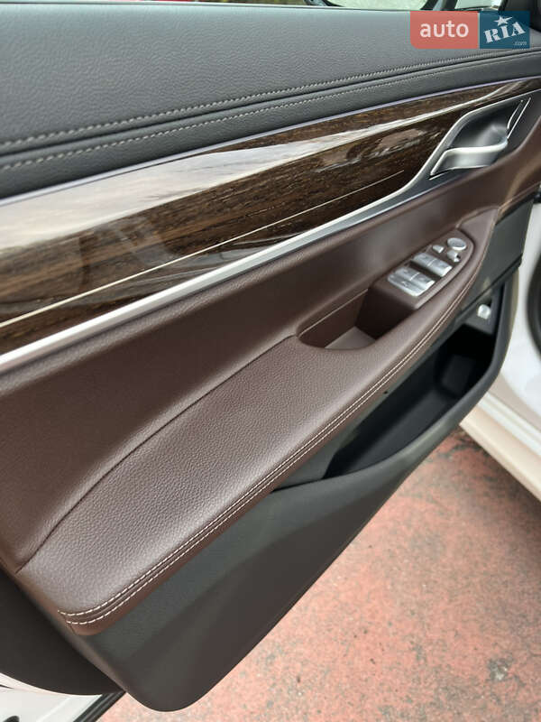 Седан BMW 7 Series 2022 в Киеве фото 26 Седан BMW 7 Series 2022 в Киеве