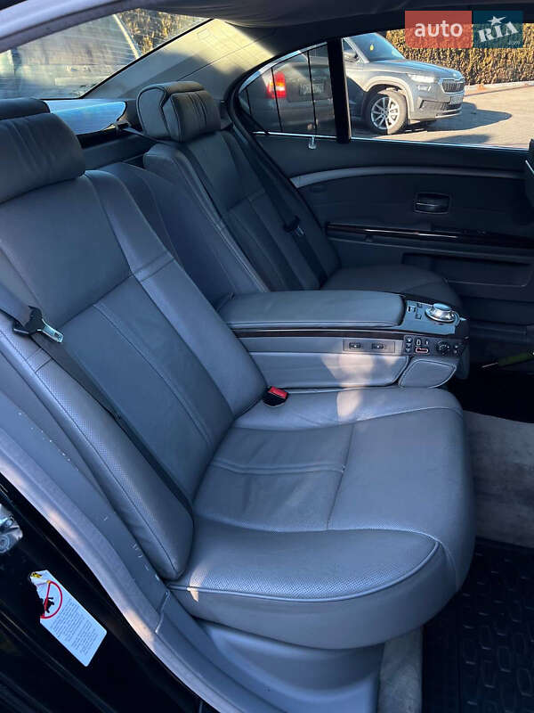 Седан BMW 7 Series 2004 в Долине фото 44 Седан BMW 7 Series 2004 в Долине