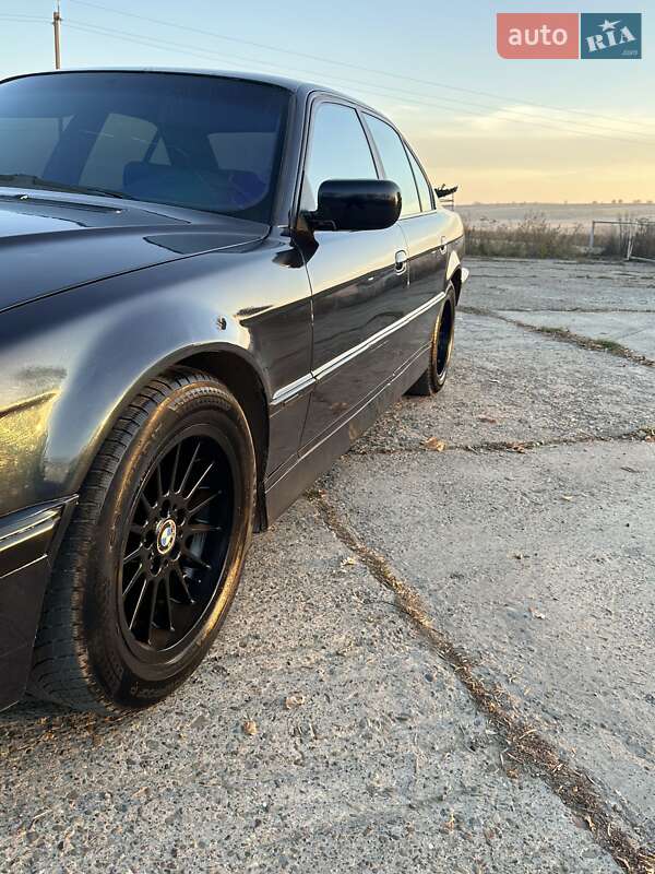 Седан BMW 7 Series 1999 в Чернівцях