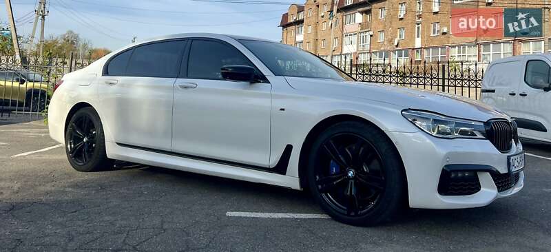 Седан BMW 7 Series 2016 в Киеве фото 8 Седан BMW 7 Series 2016 в Киеве