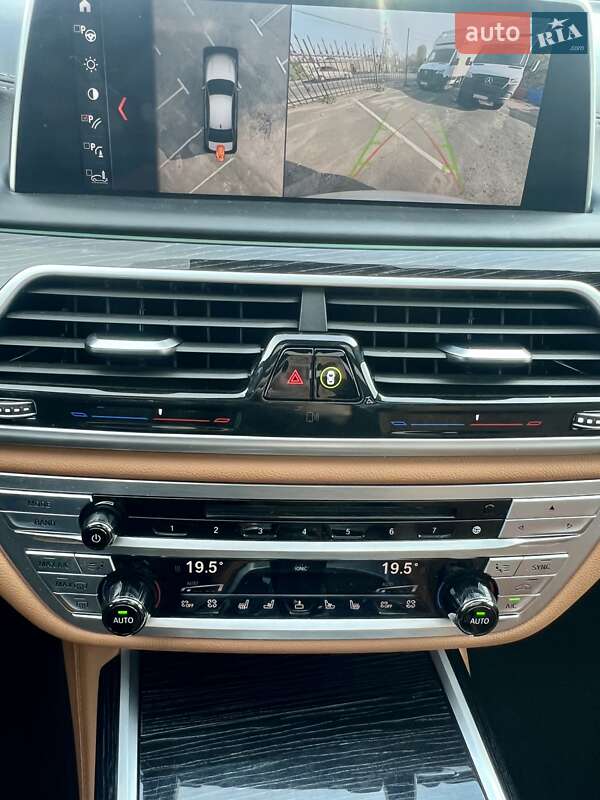 Седан BMW 7 Series 2016 в Киеве фото 25 Седан BMW 7 Series 2016 в Киеве