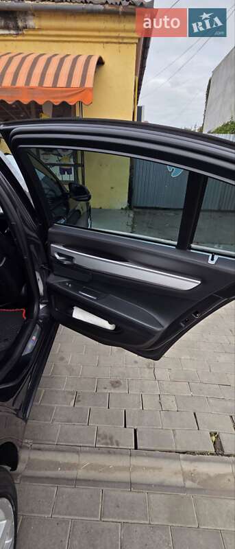 Седан BMW 7 Series 2013 в Ужгороді