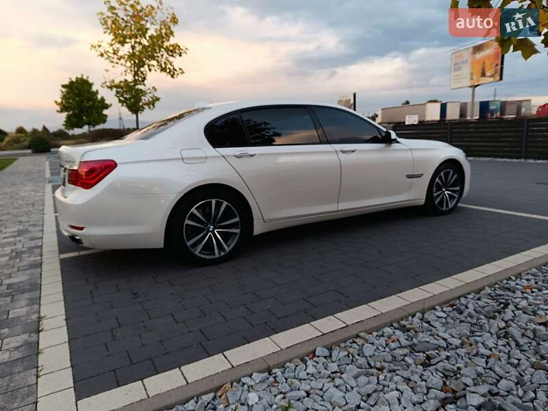 Седан BMW 7 Series 2009 в Мукачево