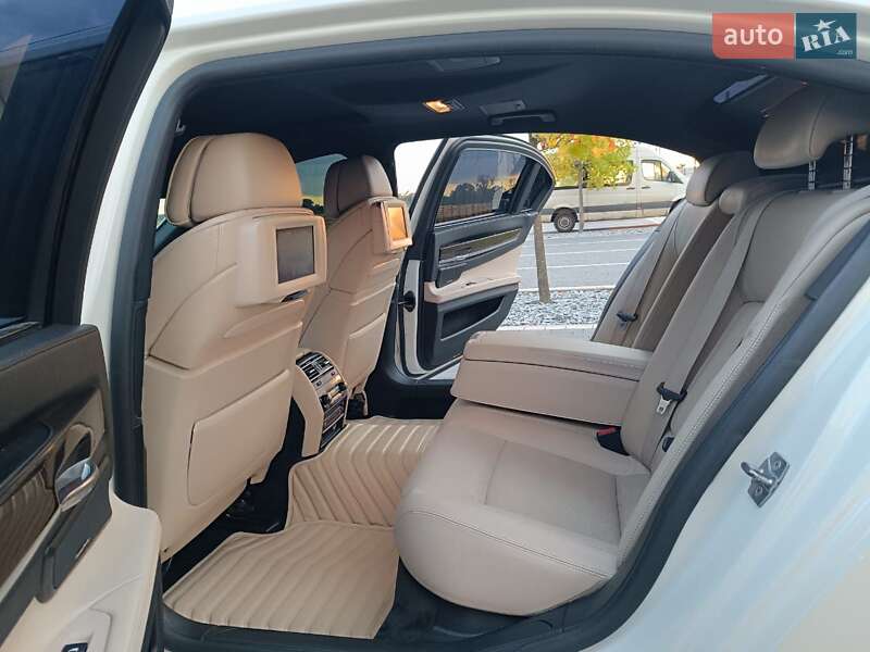 Седан BMW 7 Series 2009 в Мукачево