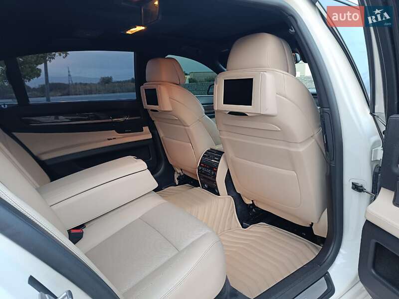 Седан BMW 7 Series 2009 в Мукачево