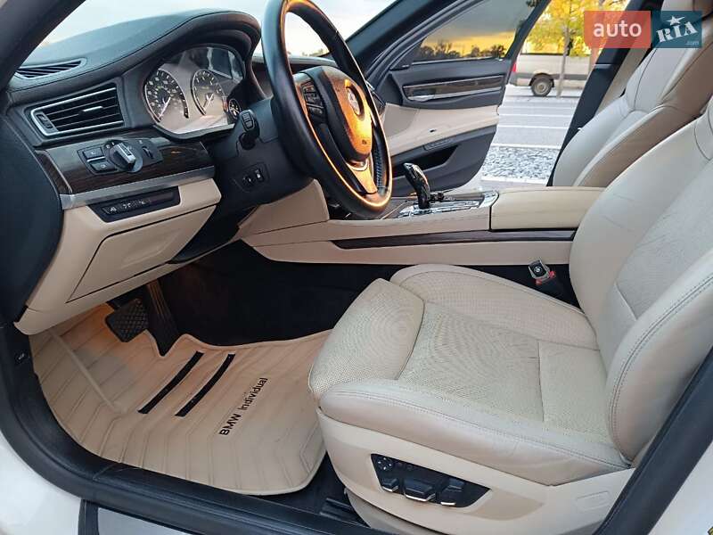 Седан BMW 7 Series 2009 в Мукачево