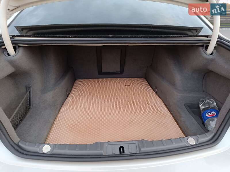Седан BMW 7 Series 2009 в Мукачево