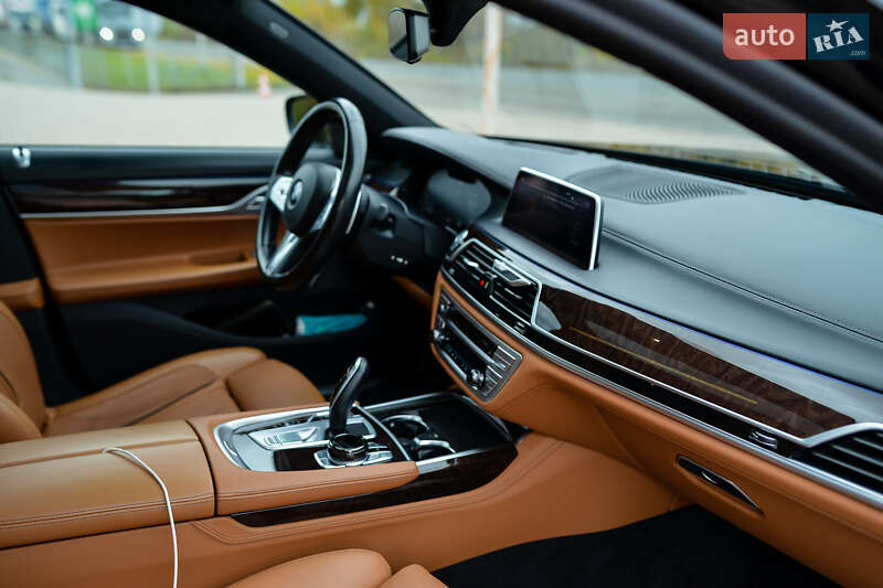 Седан BMW 7 Series 2019 в Києві