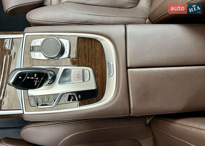 Седан BMW 7 Series 2022 в Киеве