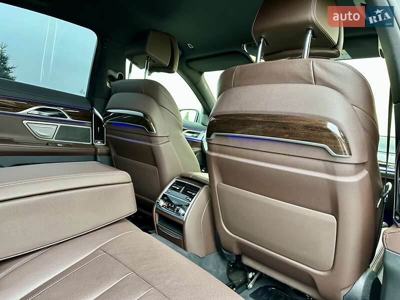 Седан BMW 7 Series 2022 в Киеве
