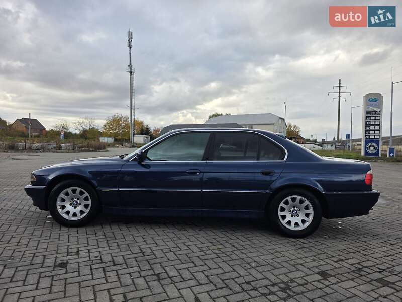 Седан BMW 7 Series 1998 в Мукачевому