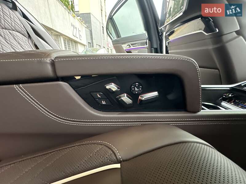 Седан BMW 7 Series 2022 в Киеве