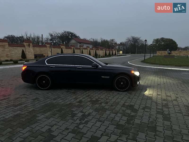 Седан BMW 7 Series 2013 в Измаиле