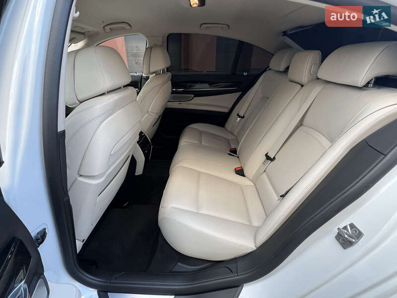 Седан BMW 7 Series 2012 в Ивано-Франковске