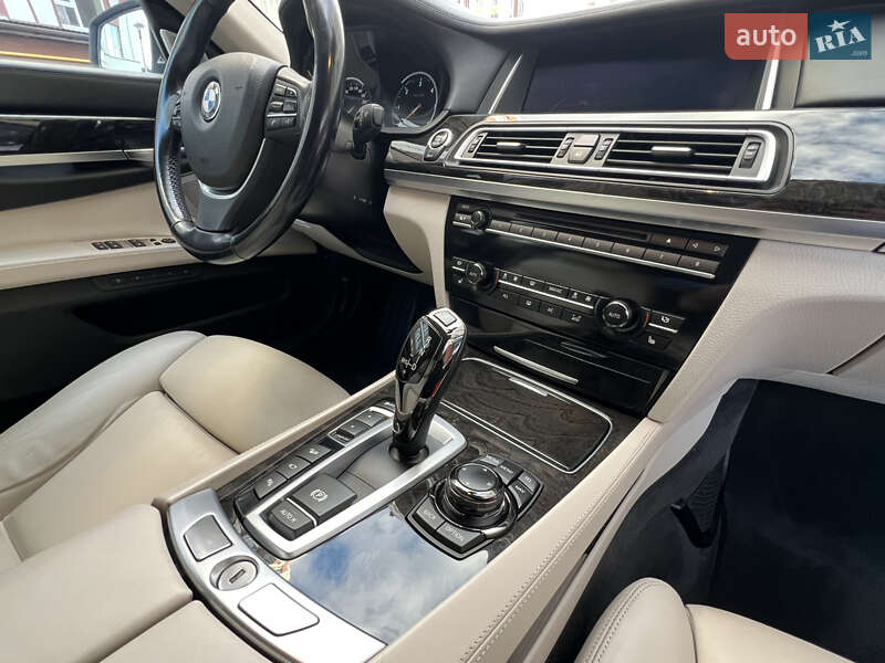Седан BMW 7 Series 2012 в Ивано-Франковске