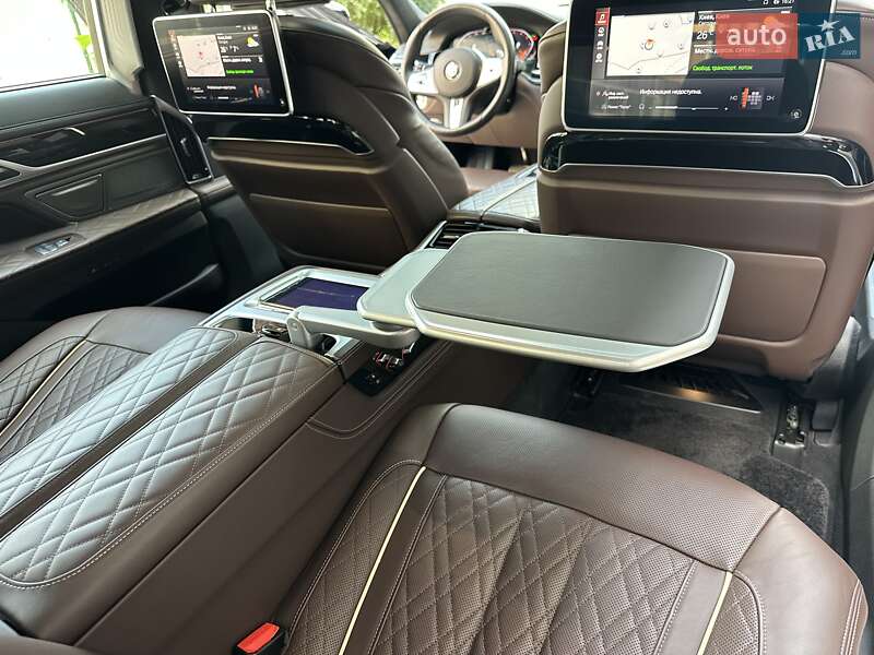 Седан BMW 7 Series 2022 в Киеве