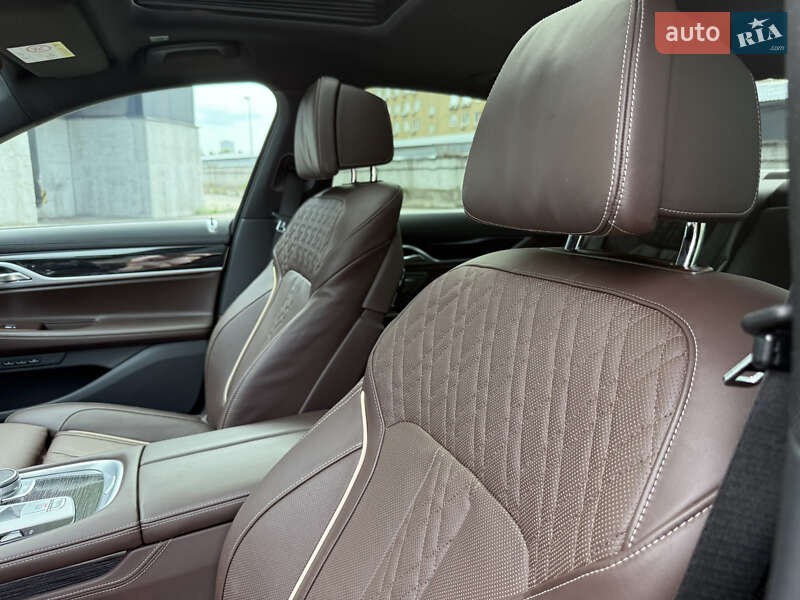 Седан BMW 7 Series 2022 в Киеве