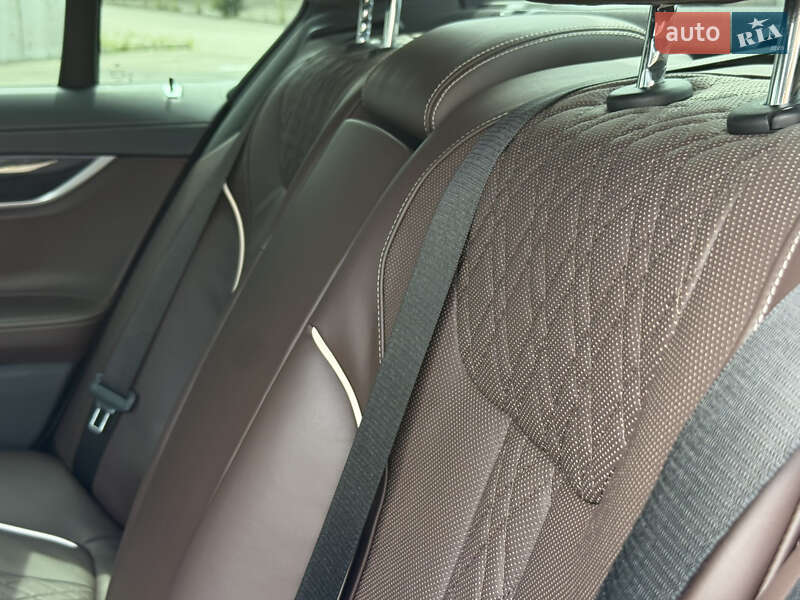 Седан BMW 7 Series 2022 в Киеве