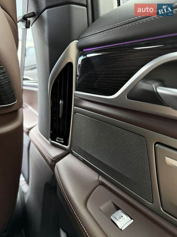 Седан BMW 7 Series 2022 в Киеве
