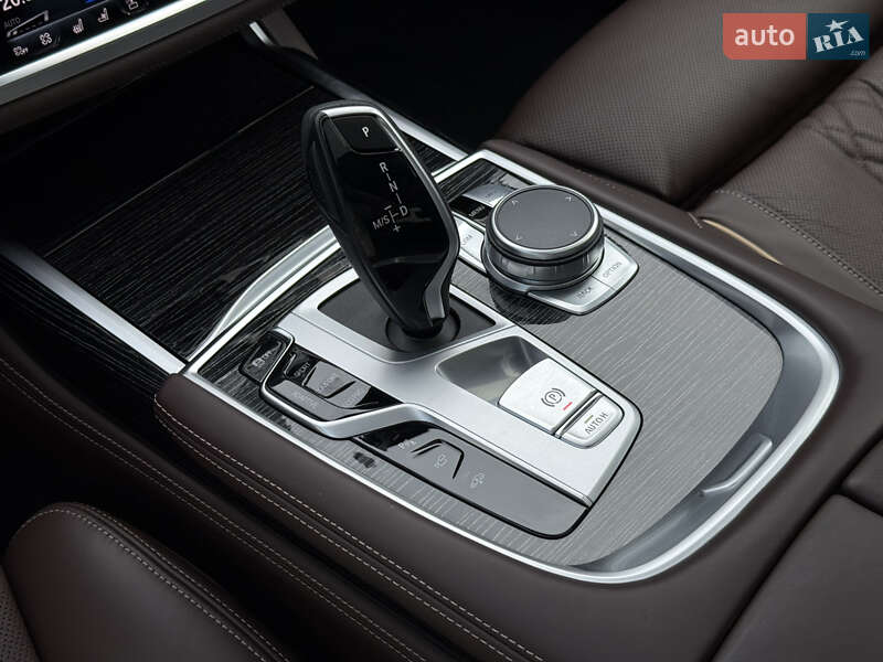 Седан BMW 7 Series 2022 в Киеве