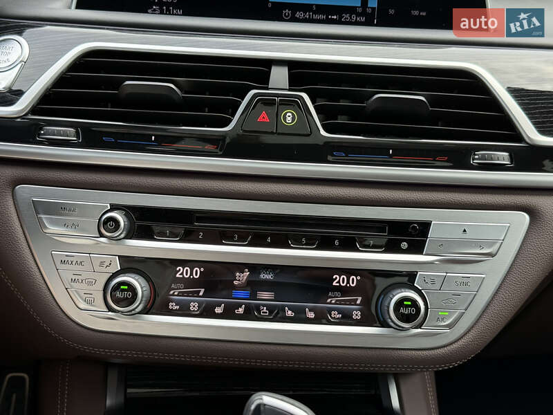 Седан BMW 7 Series 2022 в Киеве